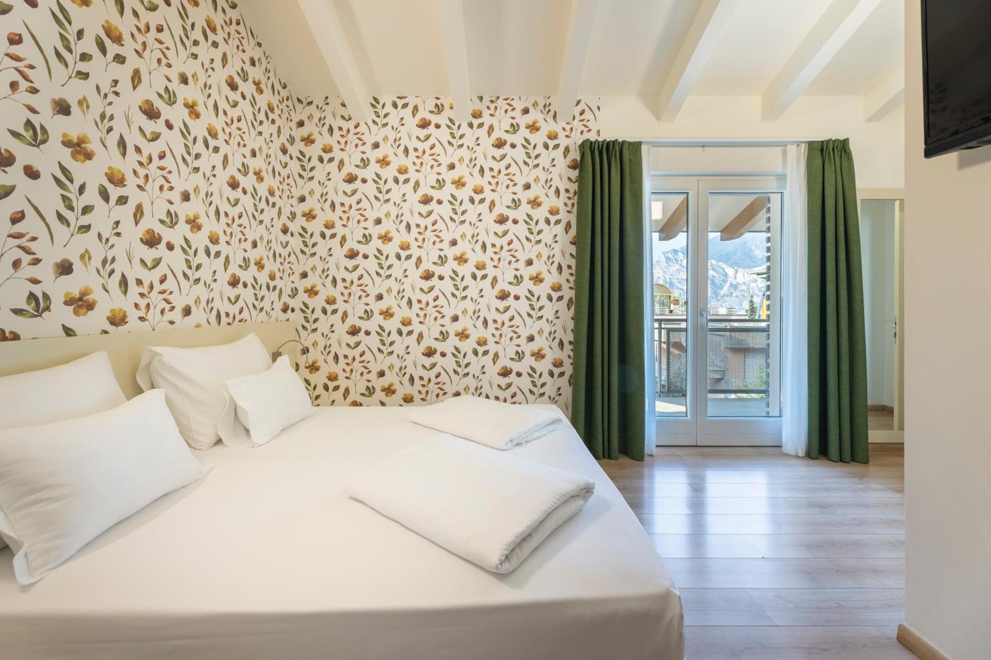 SeeLE Garda Hotel Torbole Sul Garda Buitenkant foto